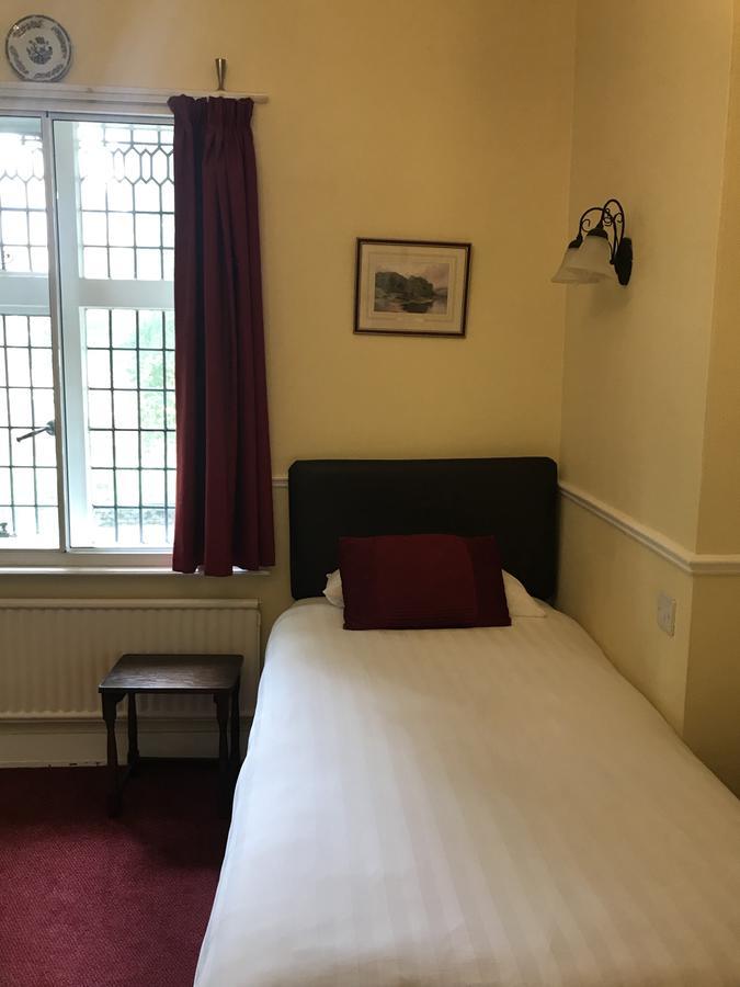 Barons Court Hotel Γούλβερχαμπτον Εξωτερικό φωτογραφία