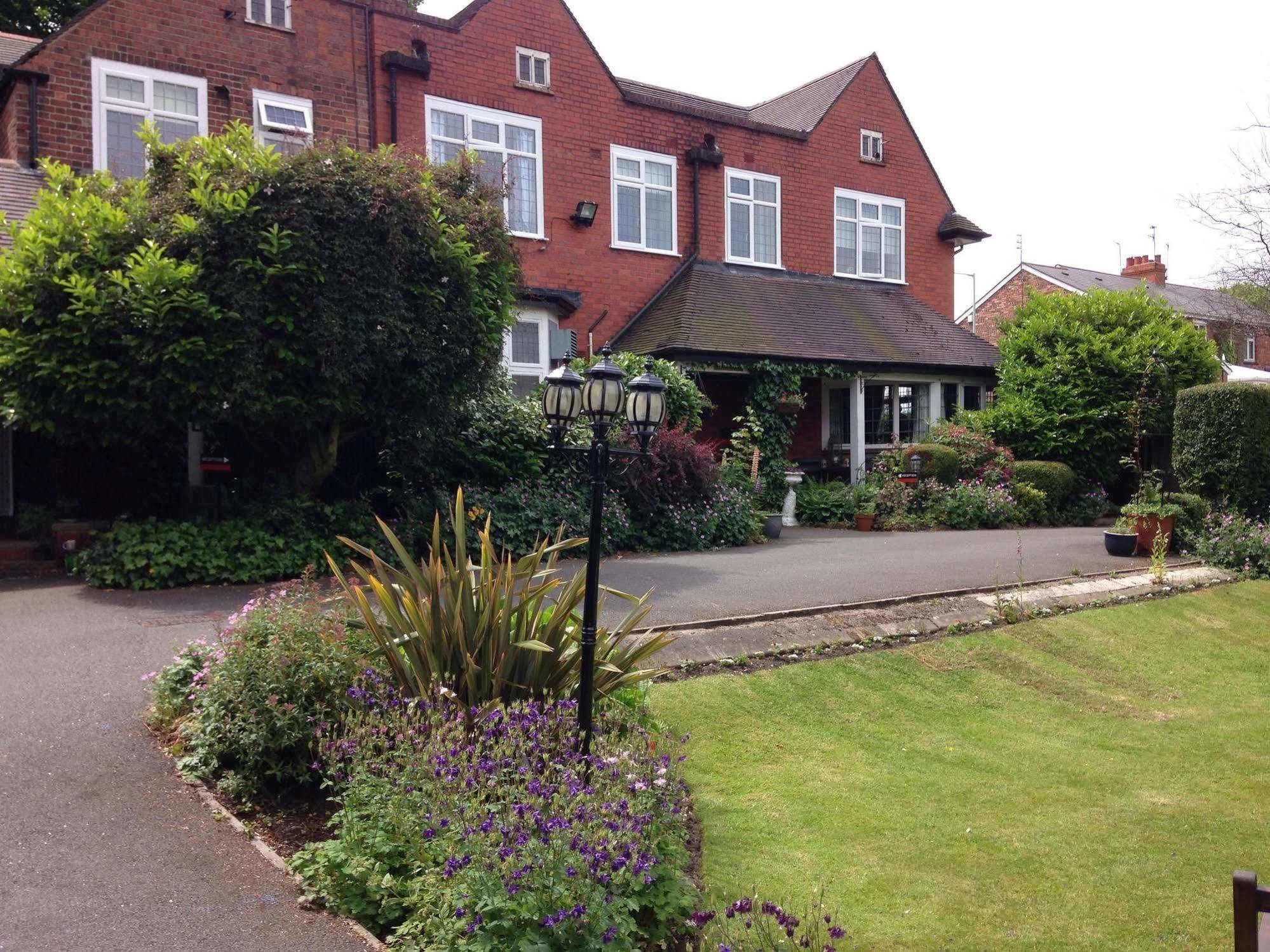 Barons Court Hotel Γούλβερχαμπτον Εξωτερικό φωτογραφία