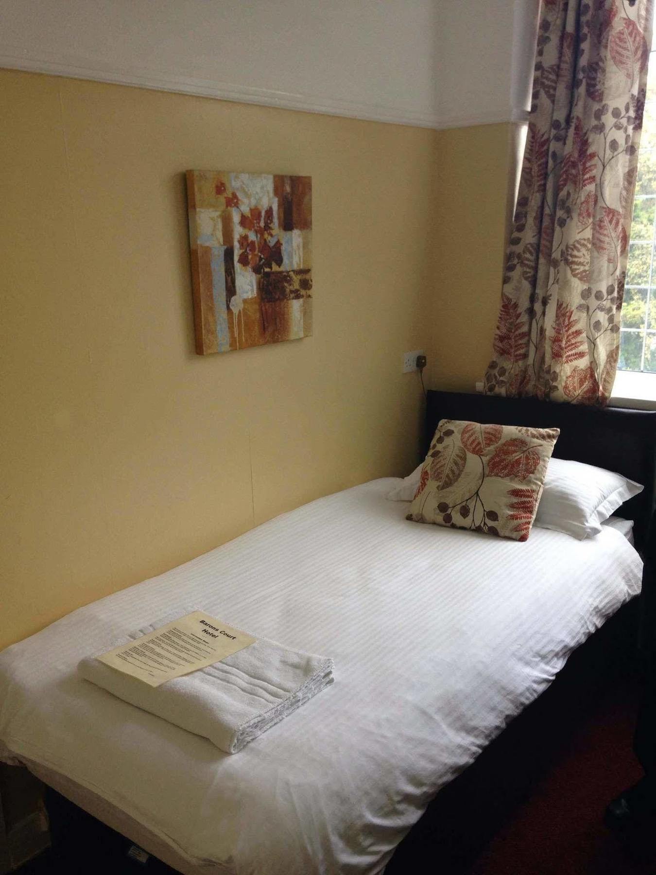 Barons Court Hotel Γούλβερχαμπτον Εξωτερικό φωτογραφία