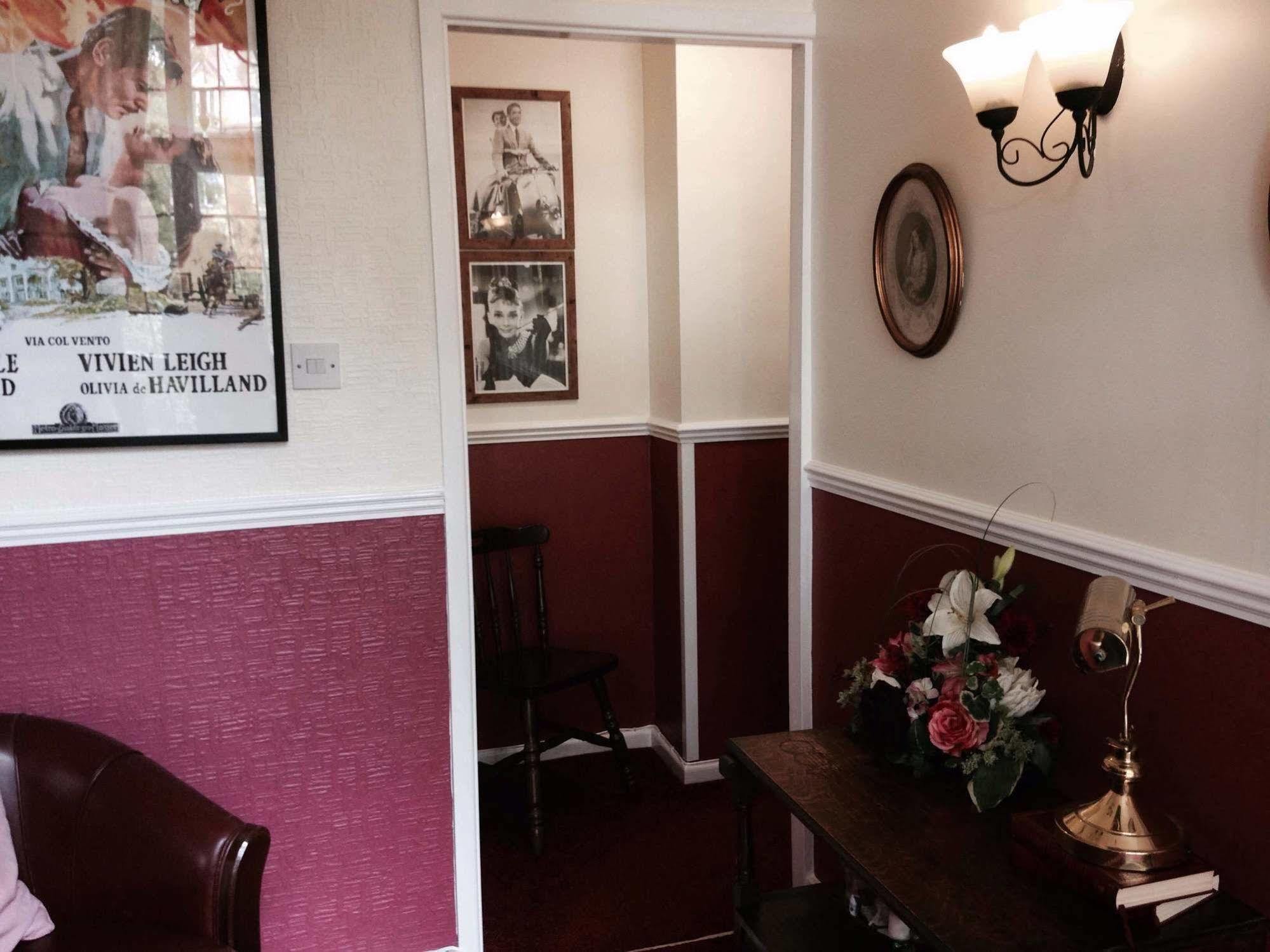 Barons Court Hotel Γούλβερχαμπτον Εξωτερικό φωτογραφία