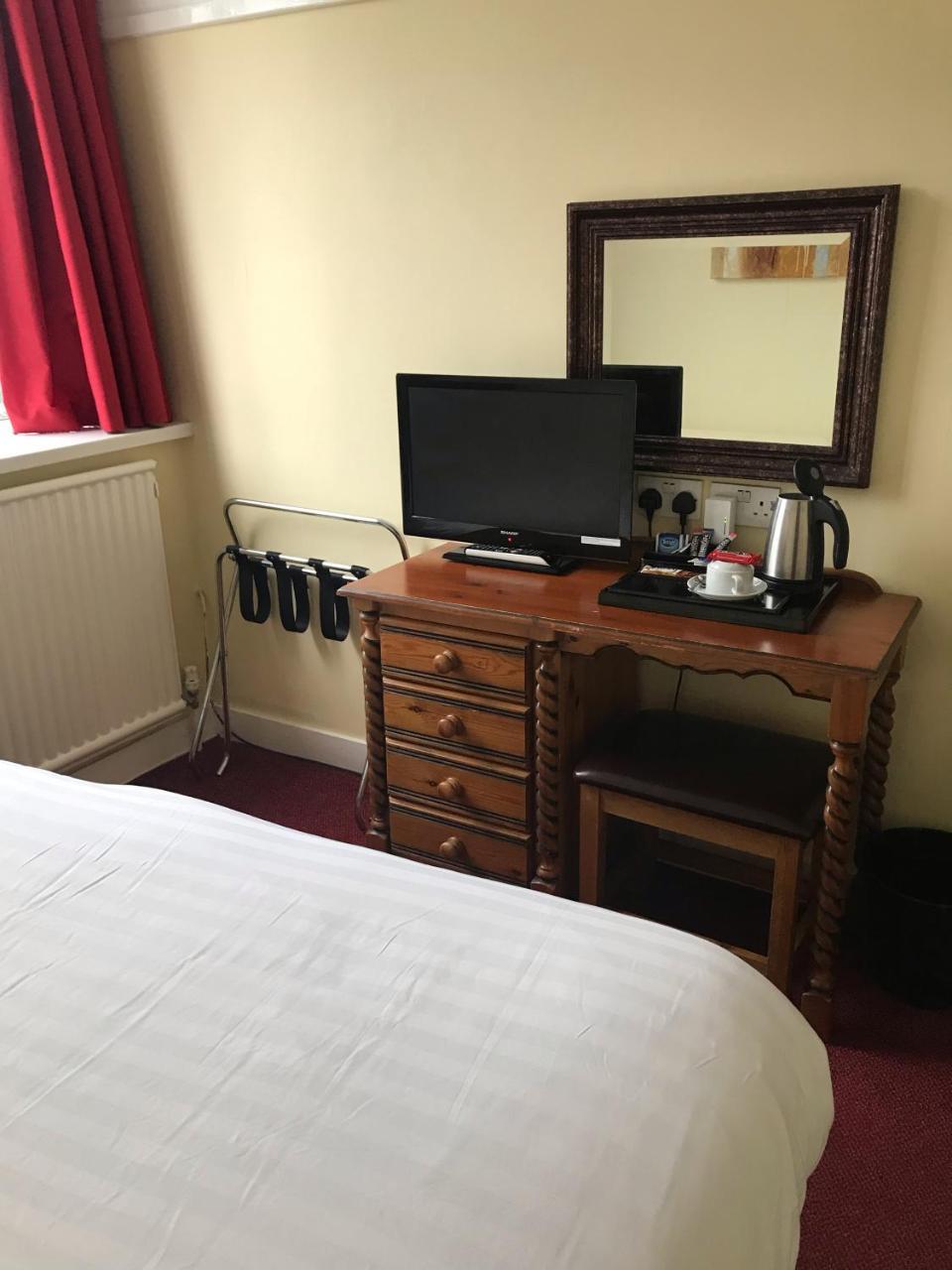 Barons Court Hotel Γούλβερχαμπτον Εξωτερικό φωτογραφία