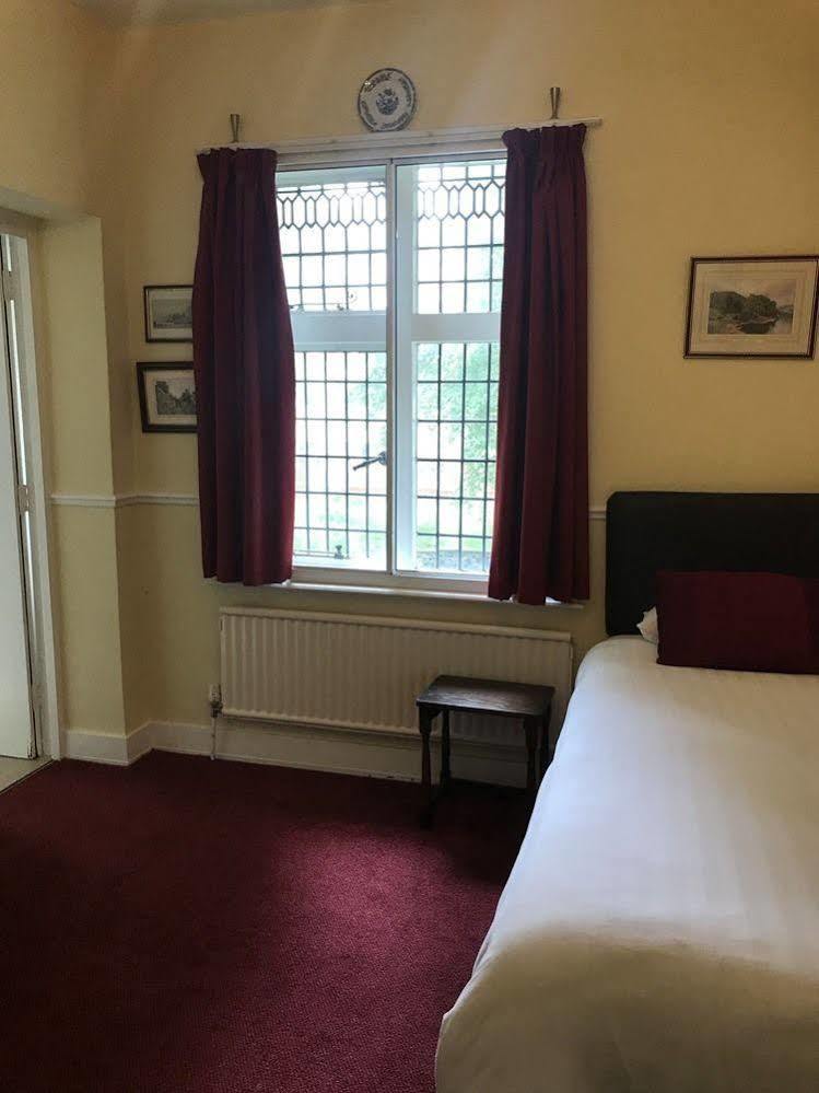Barons Court Hotel Γούλβερχαμπτον Εξωτερικό φωτογραφία